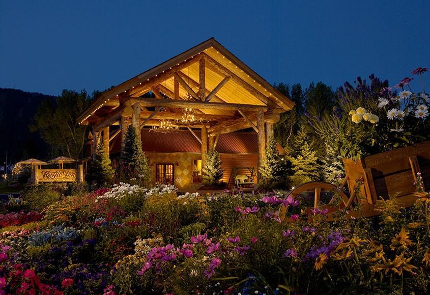 Rustic Inn Creekside Resort & Spa