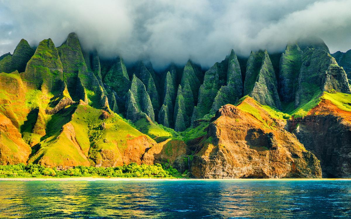 Na Pali coast, Kauai, Hawaii view from sea