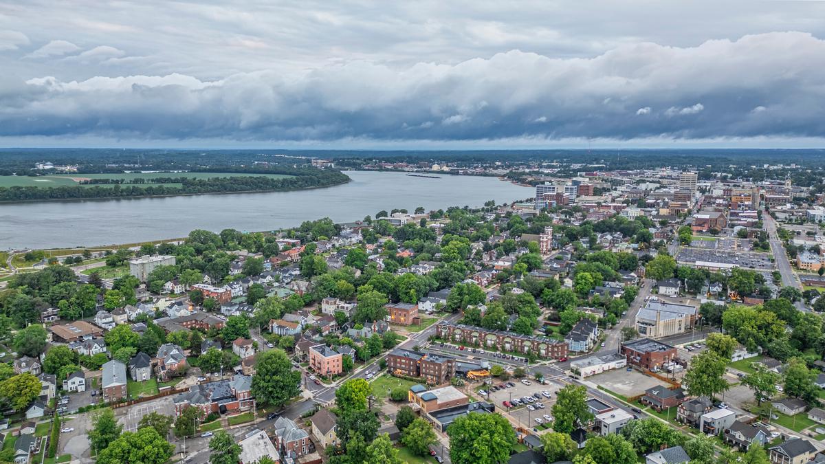Walk along the riverfront and visit attractions on a fun family weekend.