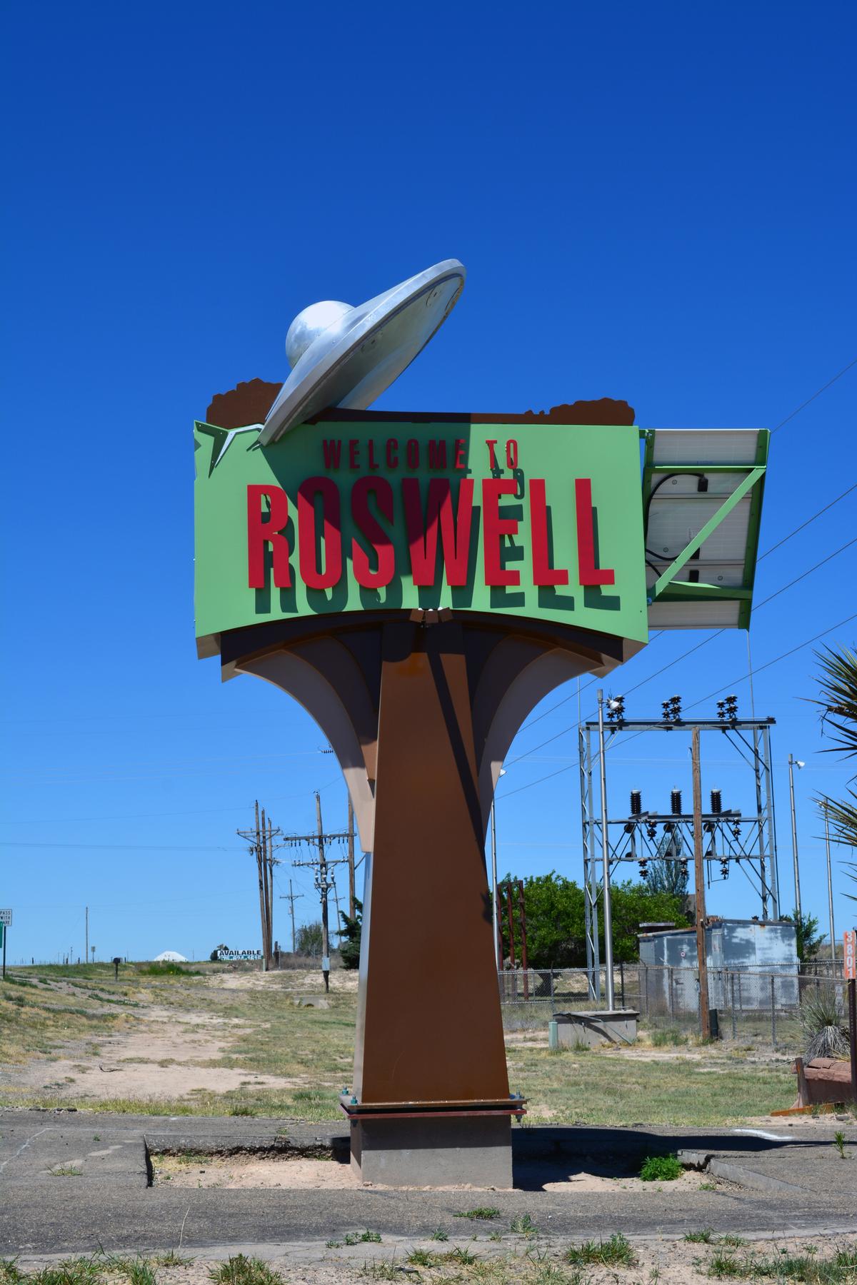 Quirky Roswell alien welcome sign