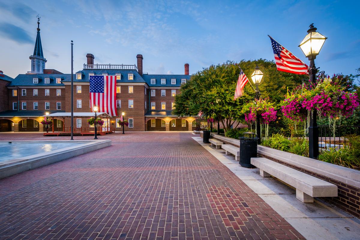 Stroll along cobblestone streets and savor waterfront dining on a romantic weekend escape.