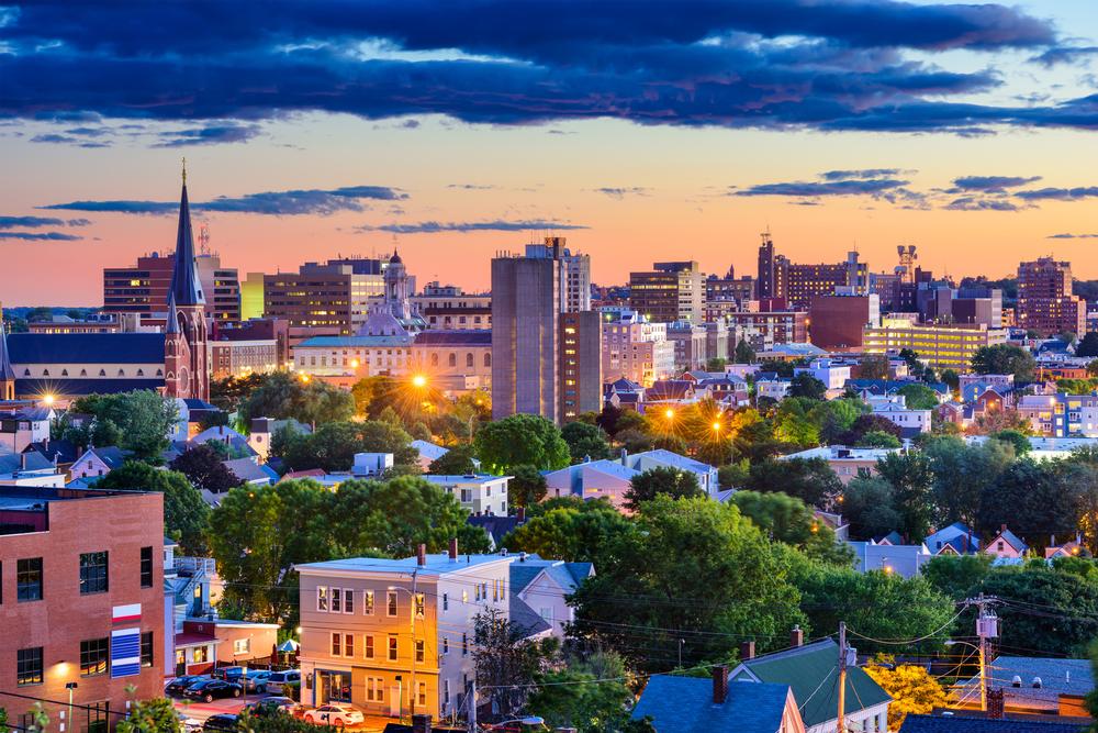 Savor fresh lobster rolls and explore the Old Port on an easy weekend trip.
