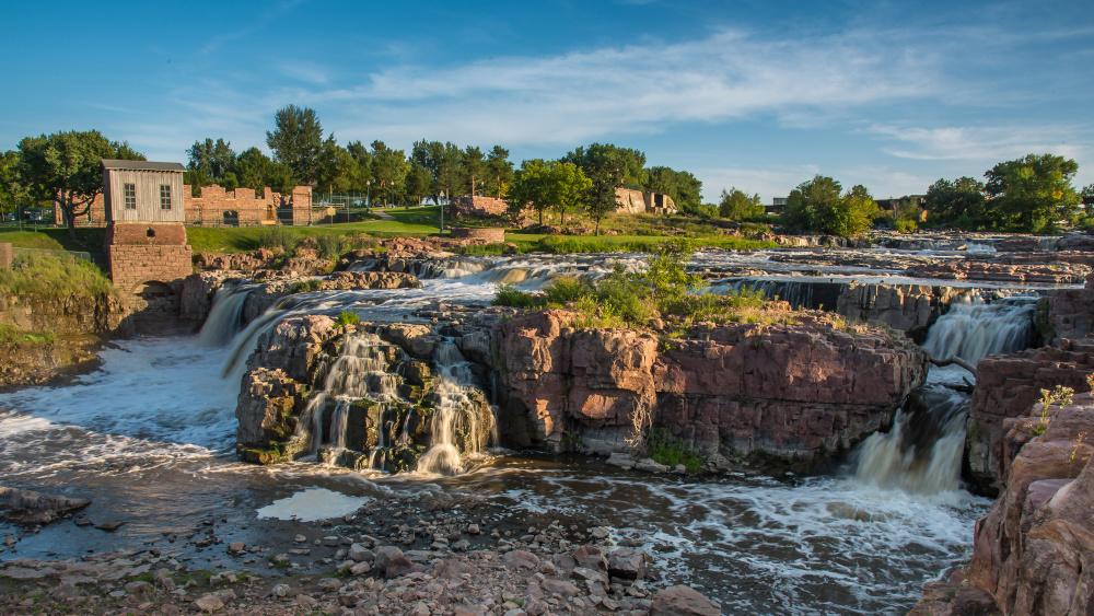 See cascading waterfalls or explore downtown sights on a quick trip.