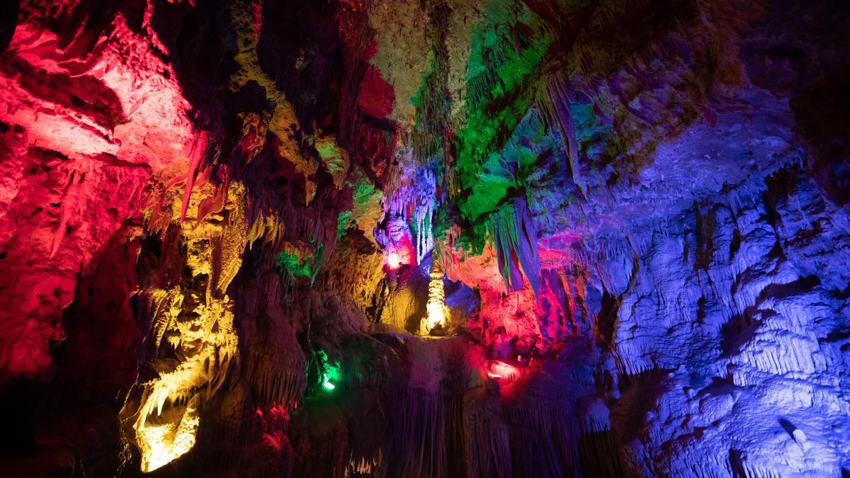 Meramec Caverns Interior