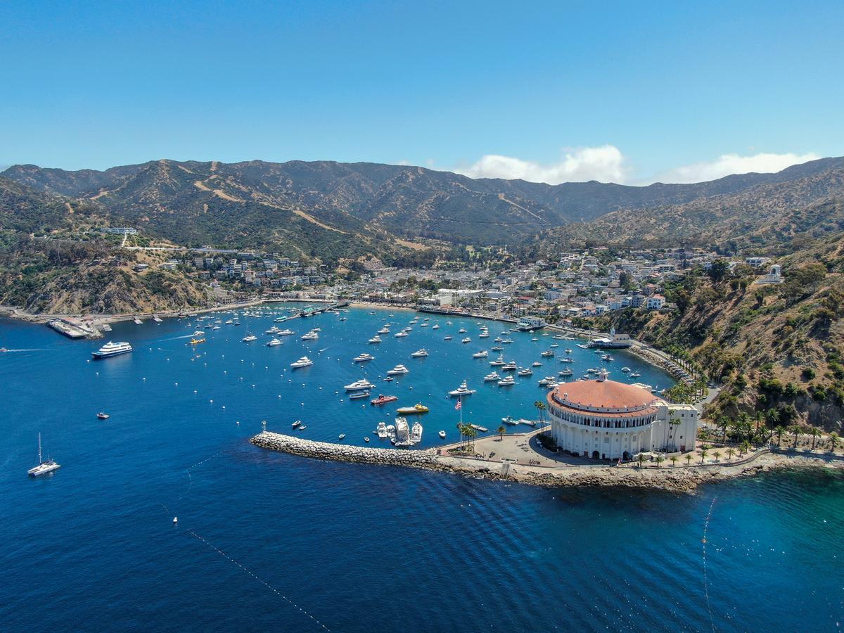 Explore scenic Santa Catalina Island