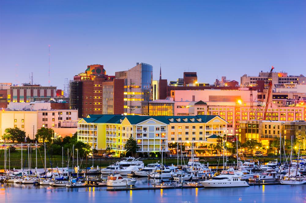 Charleston’s Cobblestones & Tidal Light