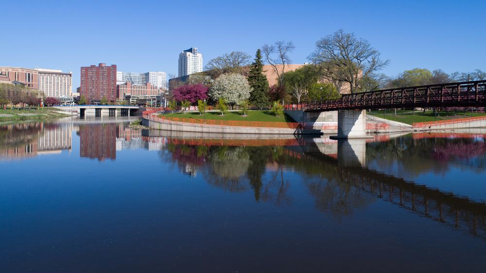 Stroll downtown paths and discover local sights on a quick retirement getaway.