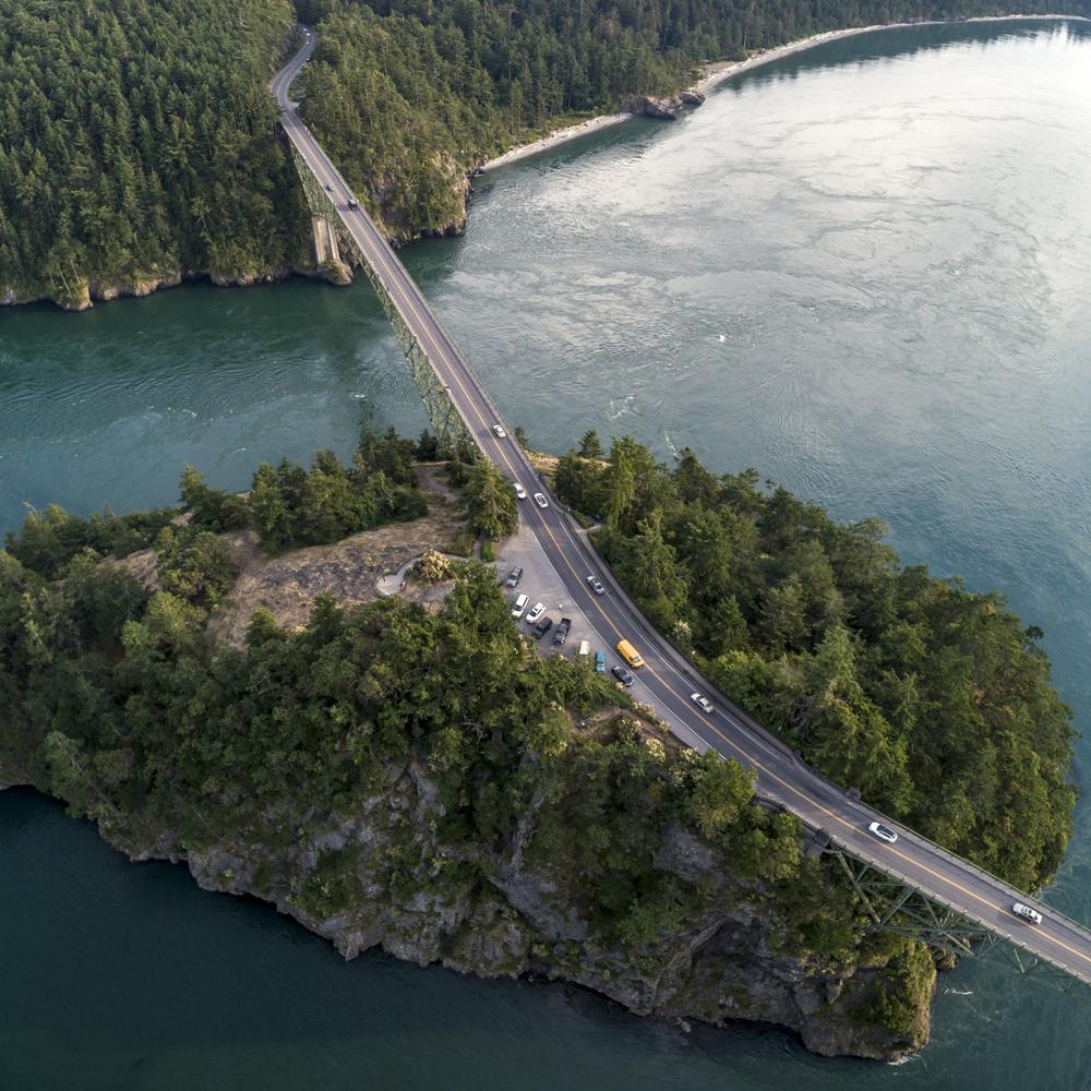 Braving the heights at Deception Pass