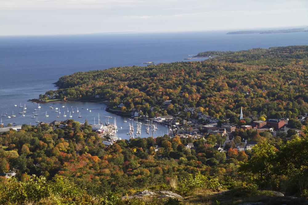 Sail the harbor and admire mountain views on a peaceful couples retreat.
