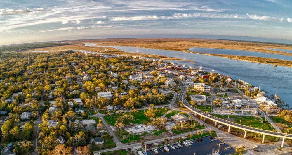 Apalachicola, Florida: Oysters & River Breezes