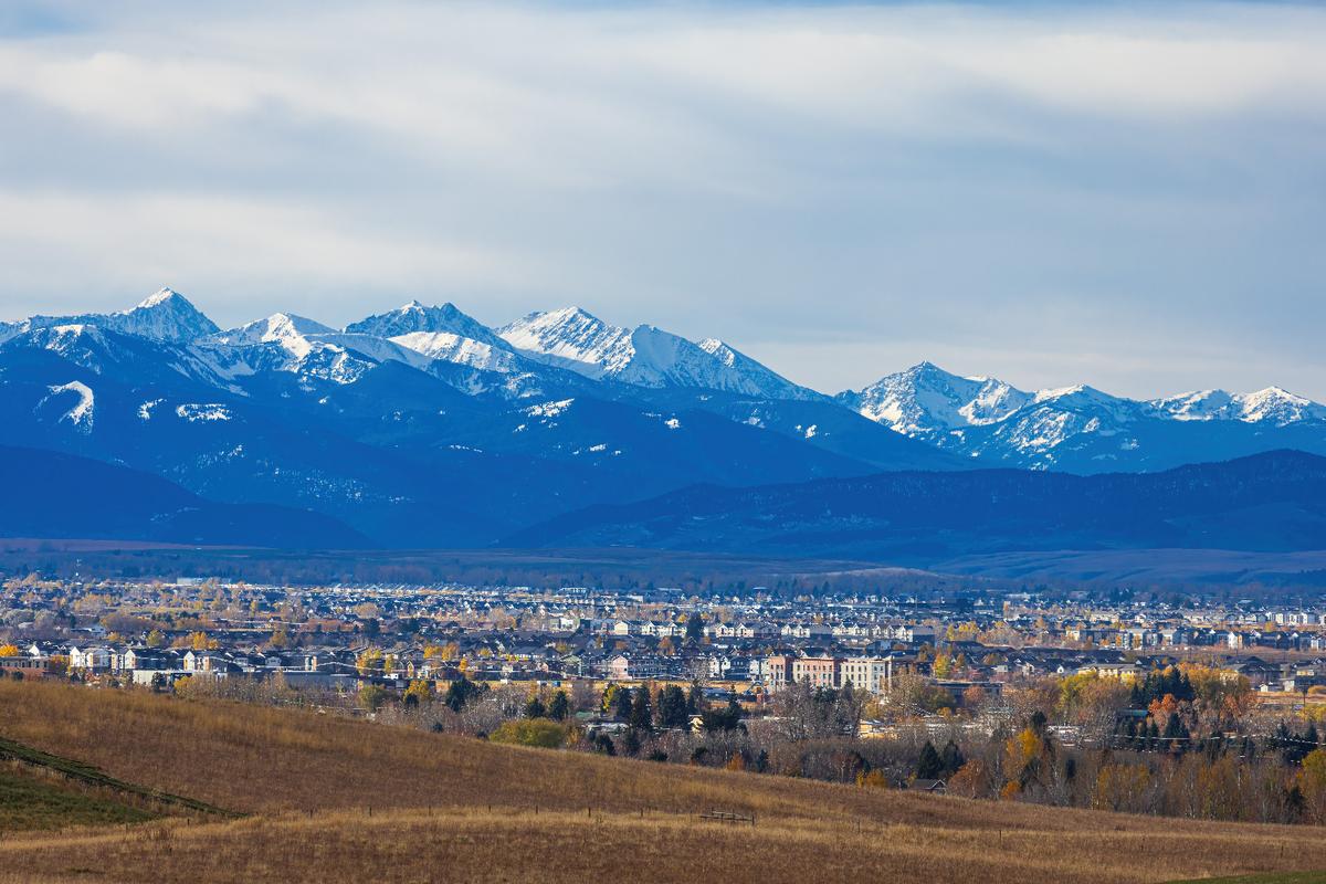 Tour museums and hike nearby trails on a quick spring getaway.
