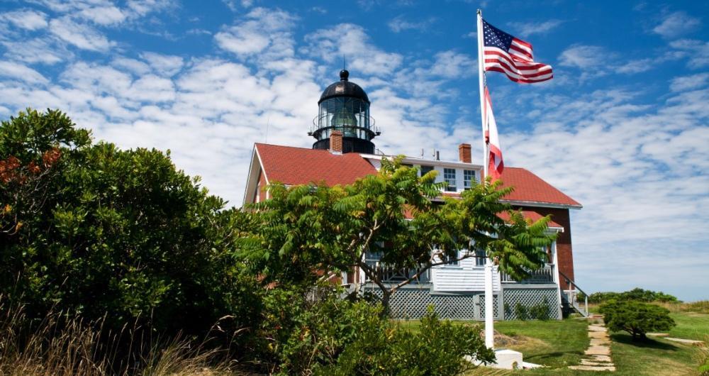 Georgetown: Wild Shores and Wooden Tables