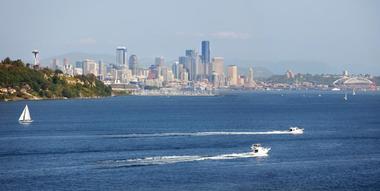 See the iconic landmarks of Elliott Bay | Places to Visit in Puget Sound (Pacific Northwest)