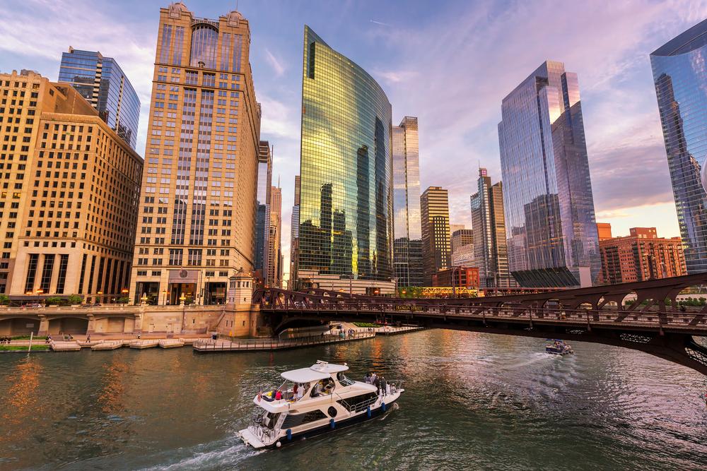 See skyline views and savor deep-dish pizza on a fun family weekend.