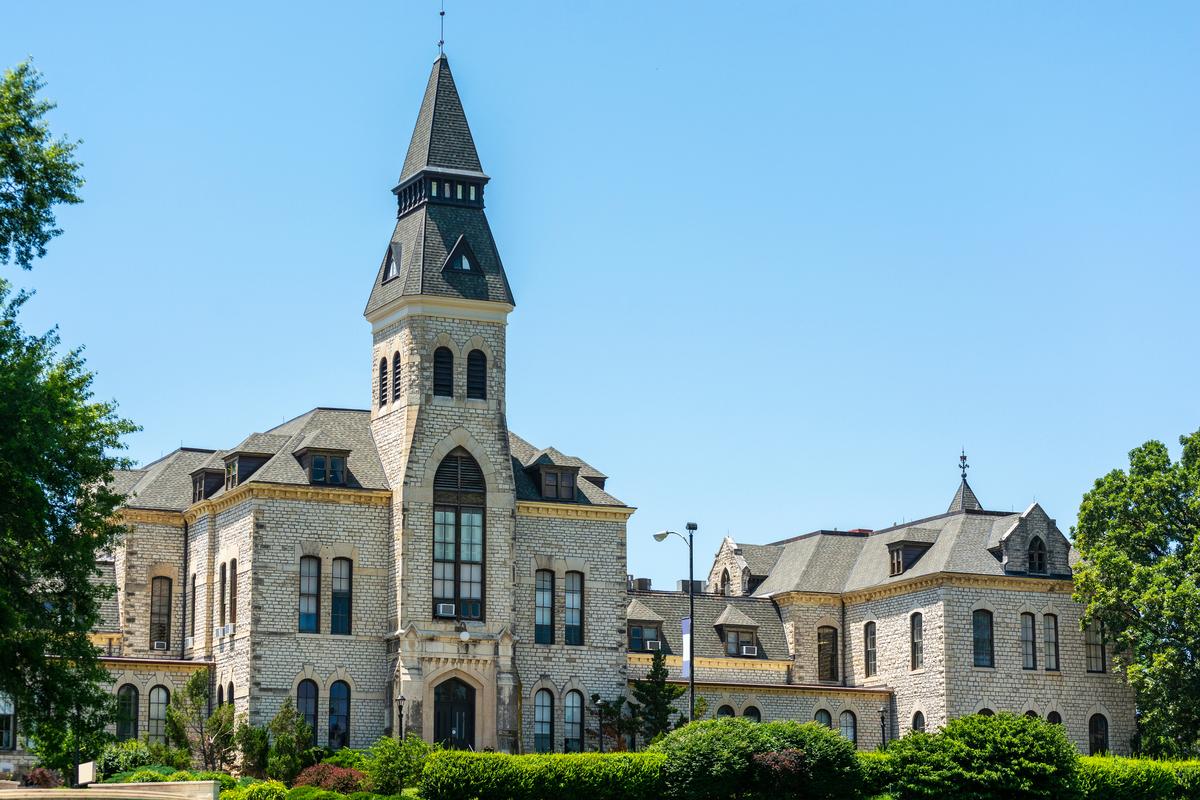 Tour campus landmarks and enjoy riverfront trails on a quick fall weekend.
