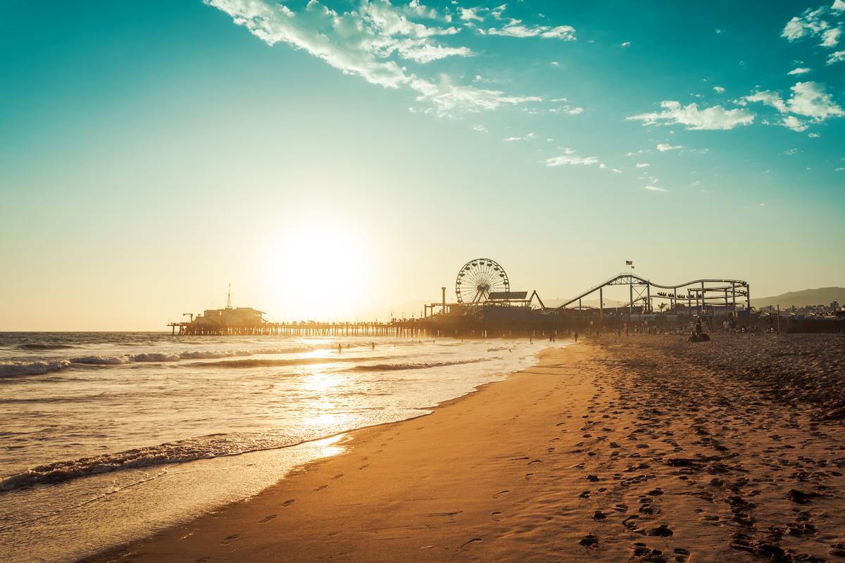 Relax on the beach in Santa Monica
