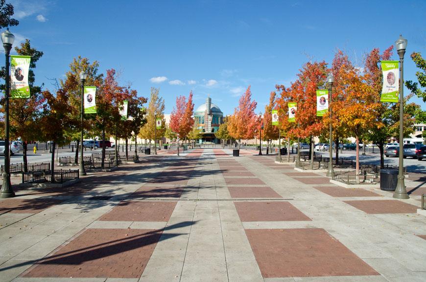 Enjoy summer festivals and walk along the marina in this fun, family-friendly spot.