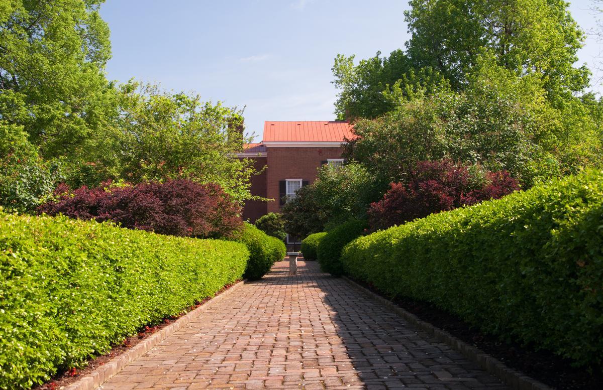 Bardstown: Storybook Streets & Still Mornings