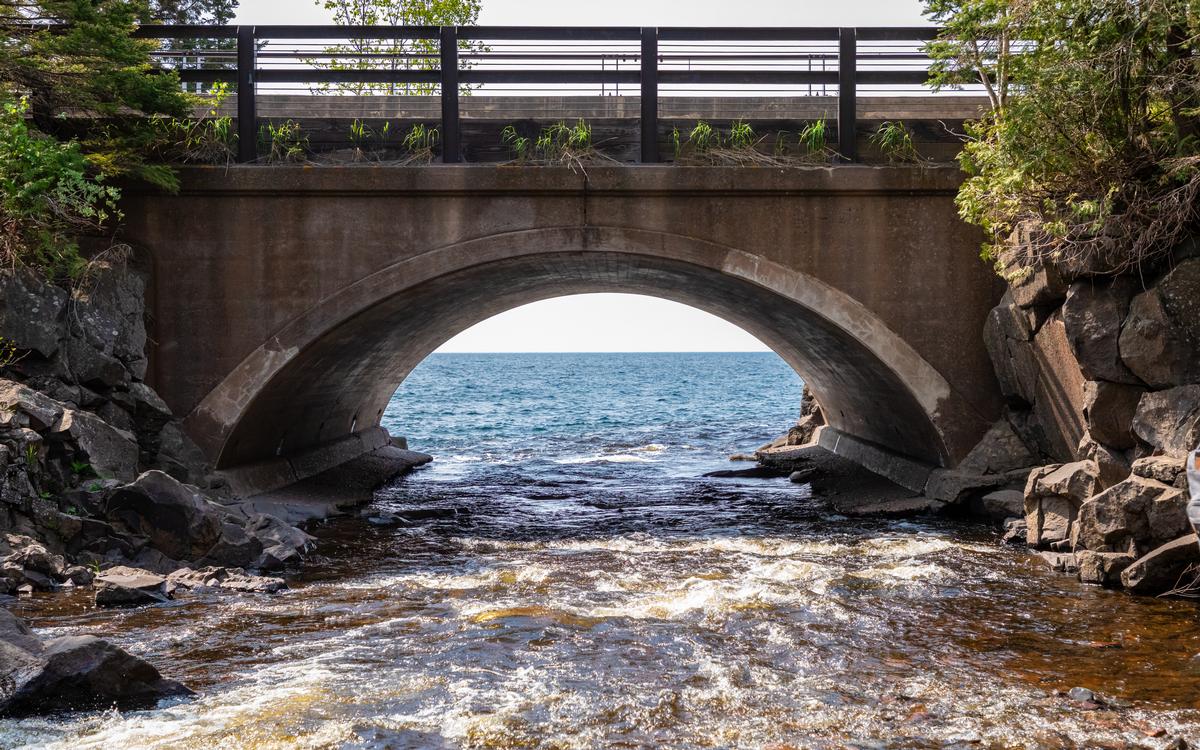 Lutsen, Minnesota: Ridge Roads & Lake Shore Moments