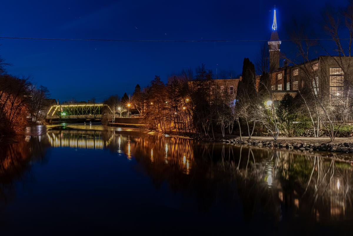 Stroll historic streets and enjoy local eats on a cozy fall getaway.