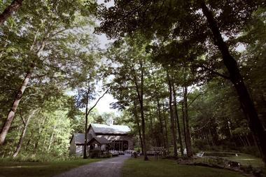 Wedding Venues Near Me: Roxbury Barn and Estate