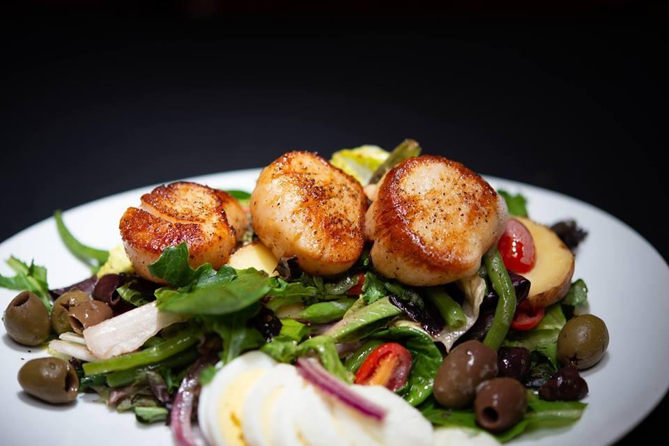 Enjoy Dinner and a Show at Screamers Dining and Cabaret