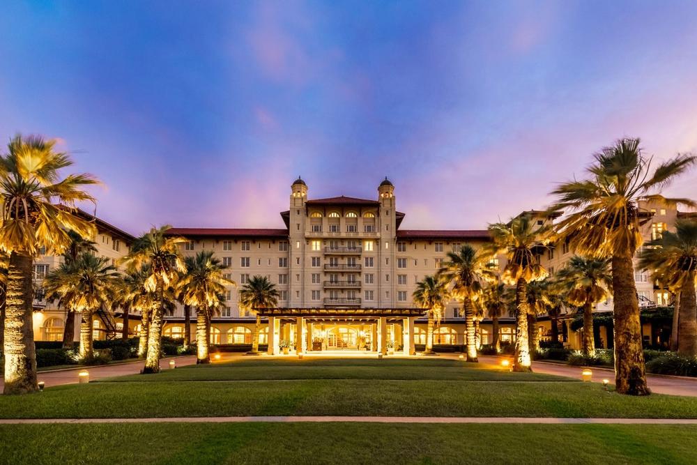 Relax in historic elegance and savor a romantic weekend by the Gulf.