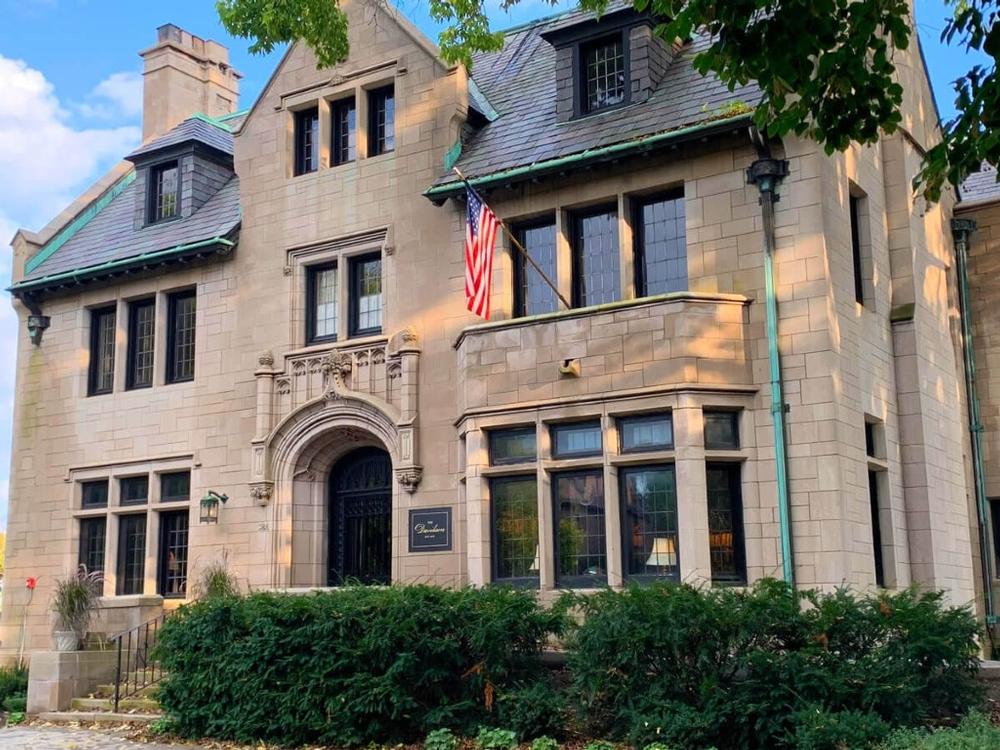 Relax in Timeless Comfort at The Davidson Hotel