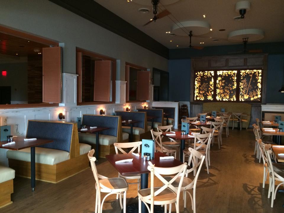 Savor Southern comfort food and enjoy a fun weekend brunch with the family.