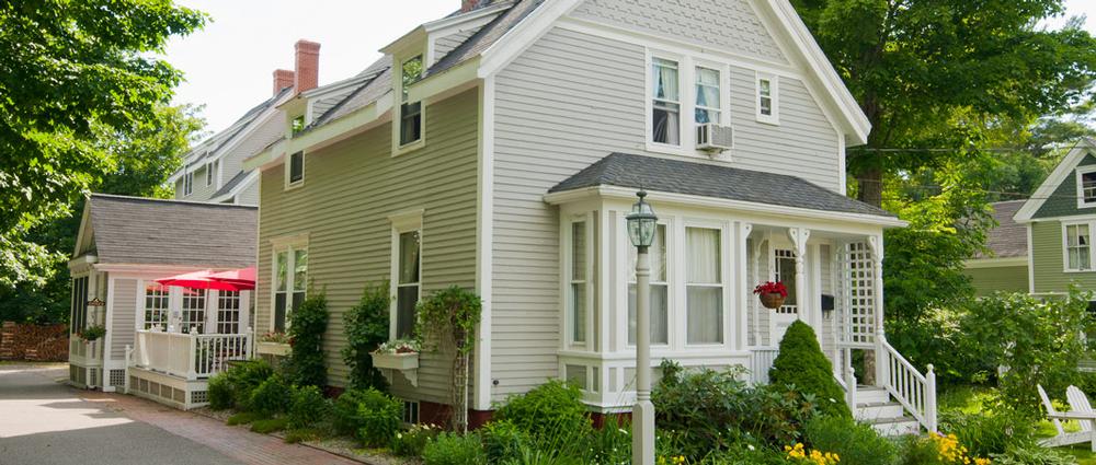 Enjoy cozy rooms and savor homemade breakfast on an easy weekend getaway.