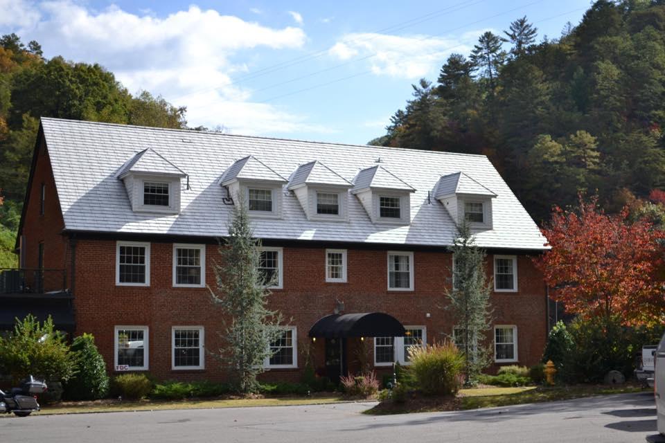 Stay in a cozy mountain retreat and explore scenic river views.