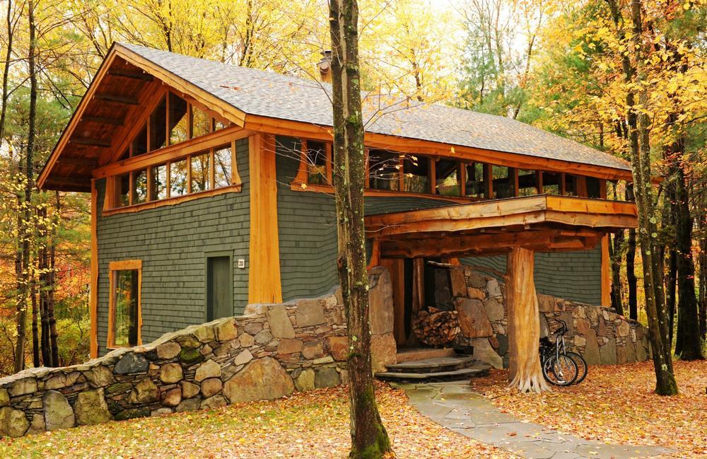 Escape to a luxurious retreat and enjoy a relaxing weekend getaway.