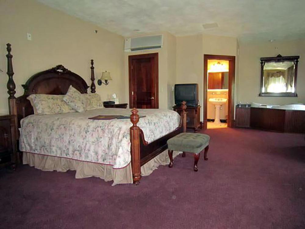 Step Back in Time with Cozy Charm at Hotel Ruby Marie