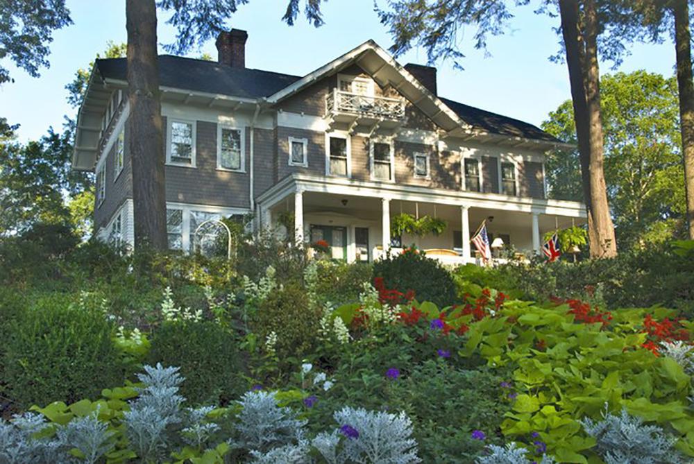 Escape to Relaxation at Abbington Green Bed and Breakfast Inn