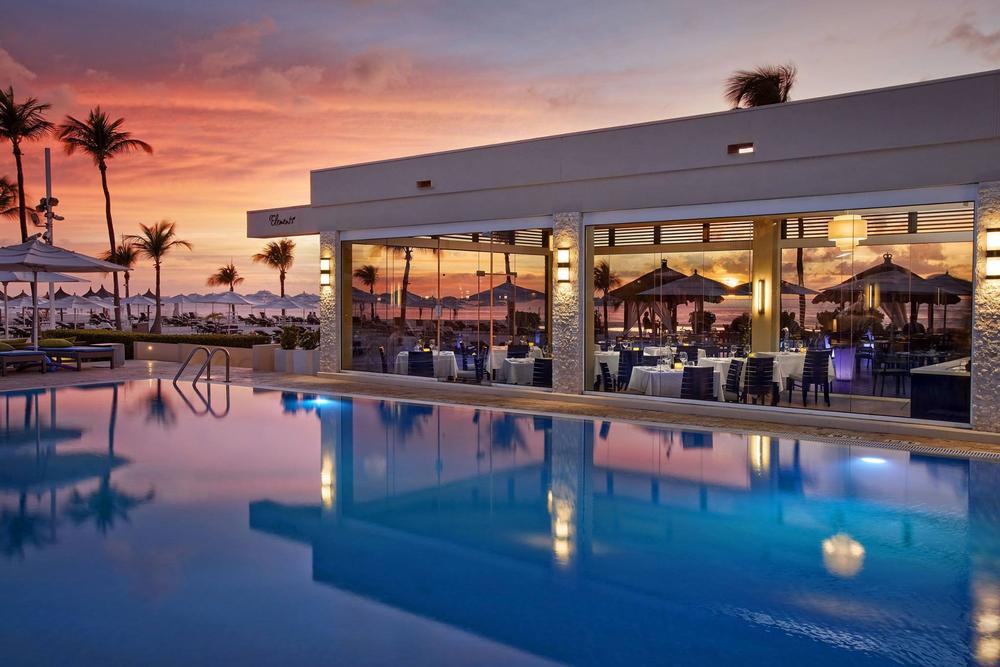 If You Want a Wellness-Focused Meal with a View, Reserve at Elements Restaurant