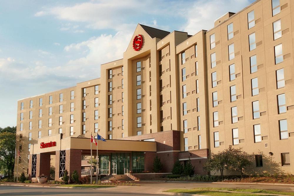 Relax in Spacious Comfort at Sheraton Madison Hotel
