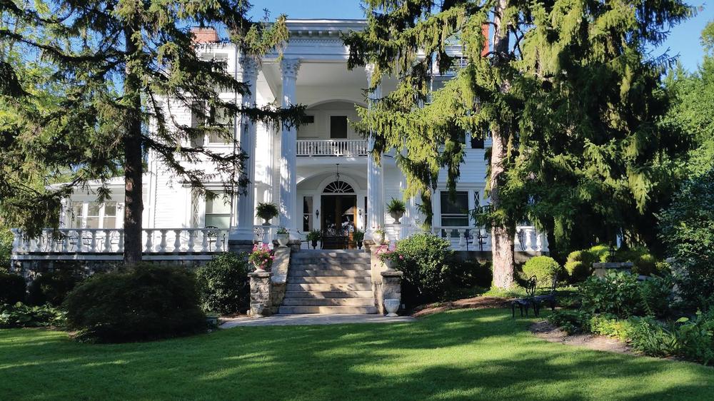 Sleep in Southern Elegance at Albemarle Inn