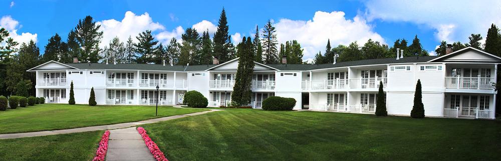 Stay in a cozy room and explore town shops on an affordable weekend.