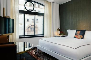 Hotels Near Me: Kimpton Palladian Hotel