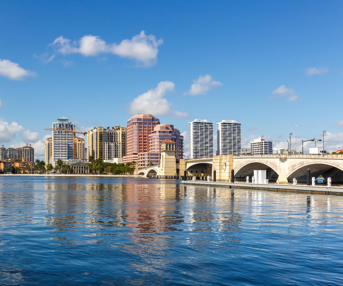 Palm Beach: Gilded Shores & Flavorful Stories