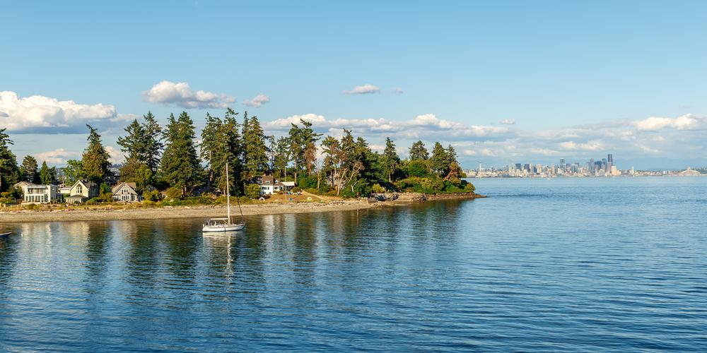 Walk along waterfront trails and discover charming shops and sights.