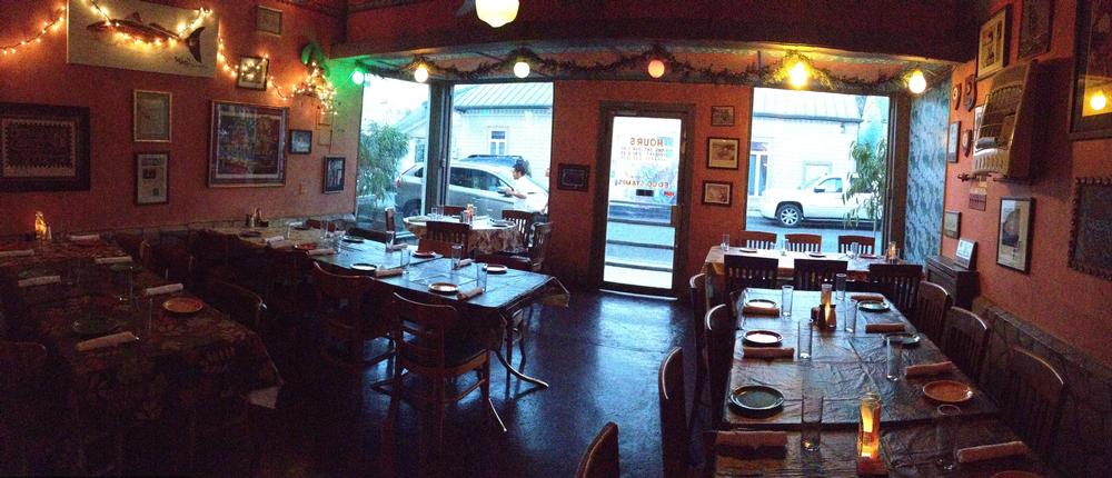 Feast on fried chicken and quirky Creole dishes during a fun, cheap night out.