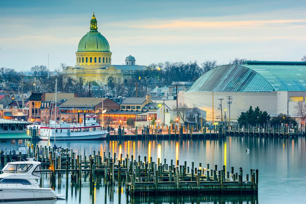 Stroll along the harbor and visit Naval sights on a quick trip.