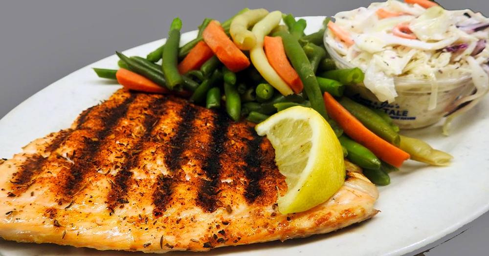 Feast on Seafood Favorites: Enjoy Casual Coastal Eats at Lenny & Joe’s Fish Tale