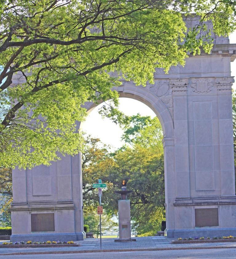 If You Appreciate Patriotic Symbols, Then Visit the Newport News Victory Arch