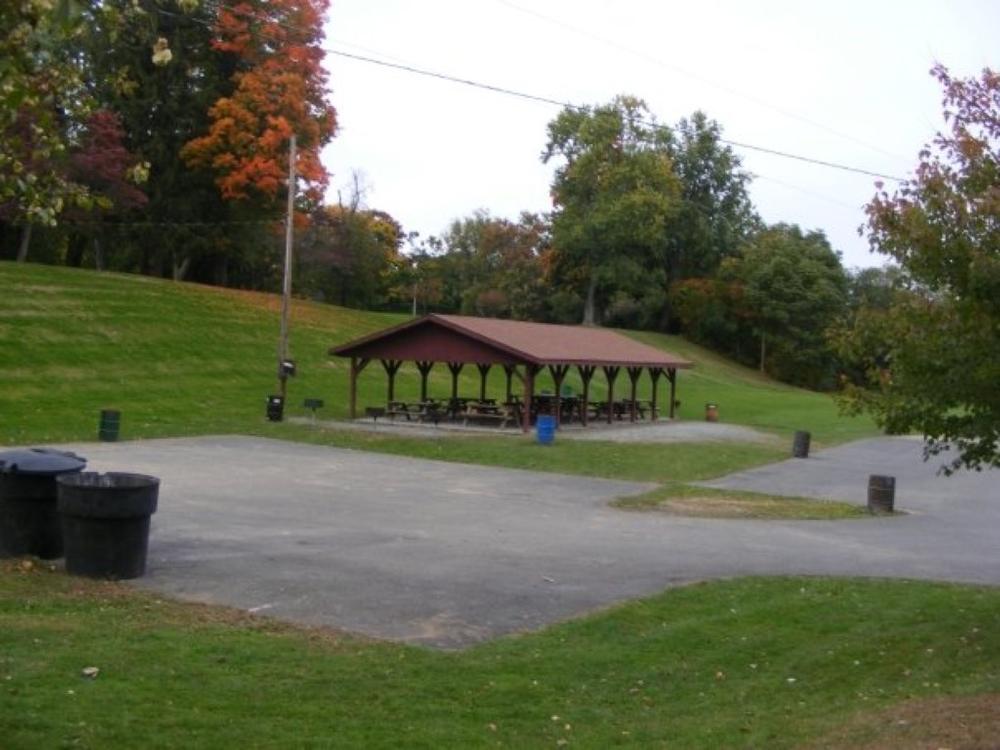 Go walking under leafy trees and relax by the water in spring.