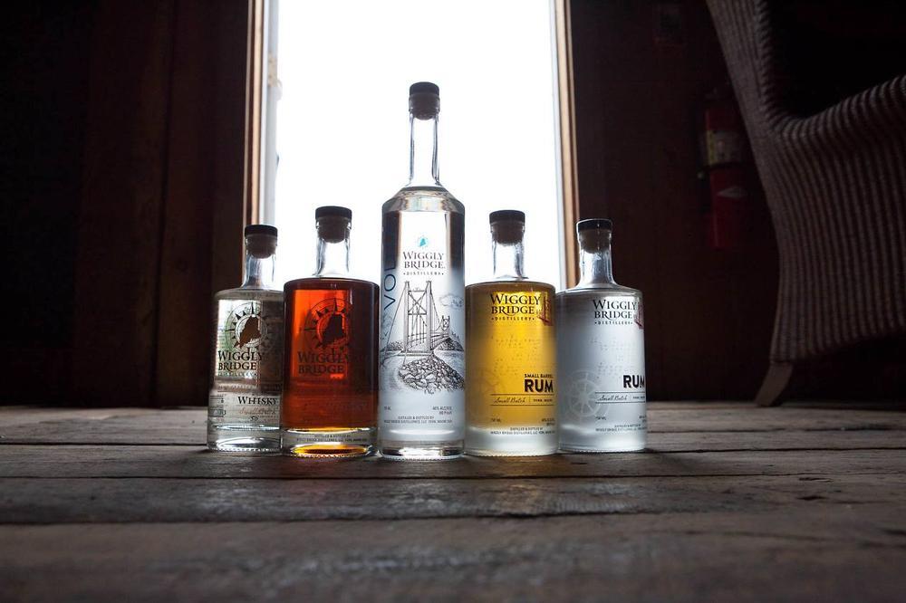  Small stills and smooth pours at Wiggly Bridge Distillery