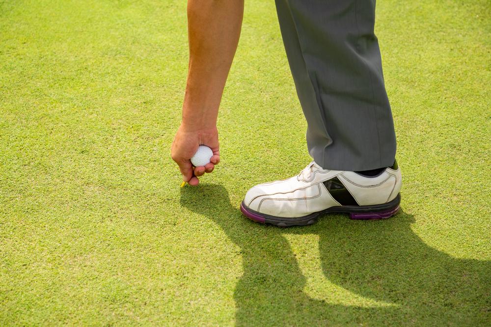 Tee Off Against a Scenic Backdrop at Thunderbird Golf Country Club