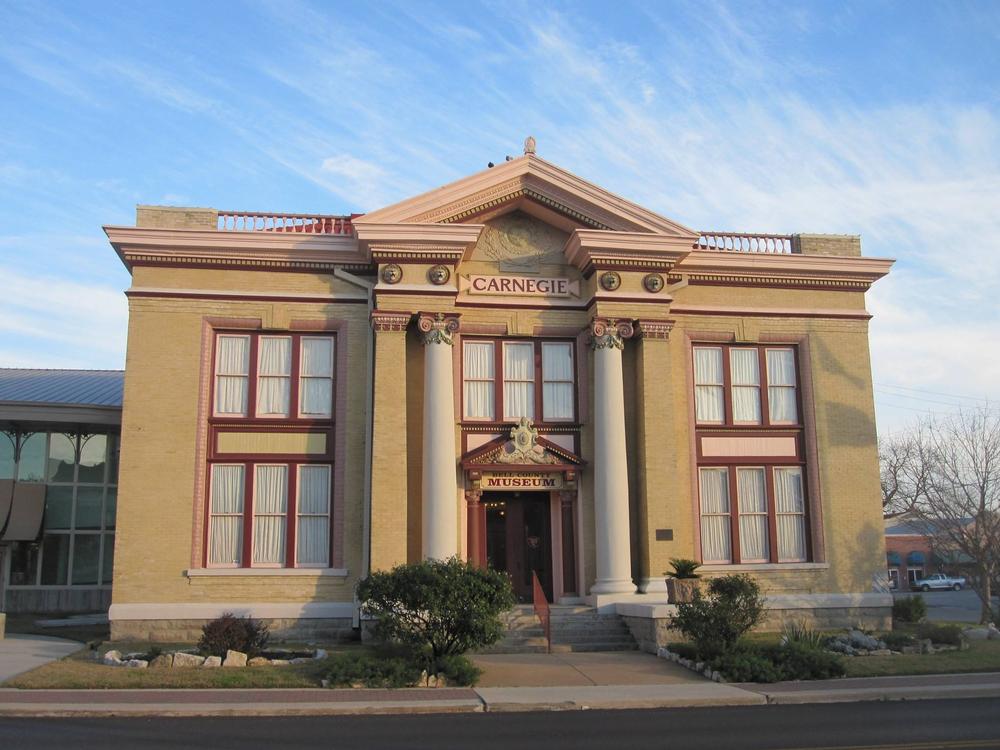 Explore regional history and see fascinating exhibits in this easy, educational attraction.