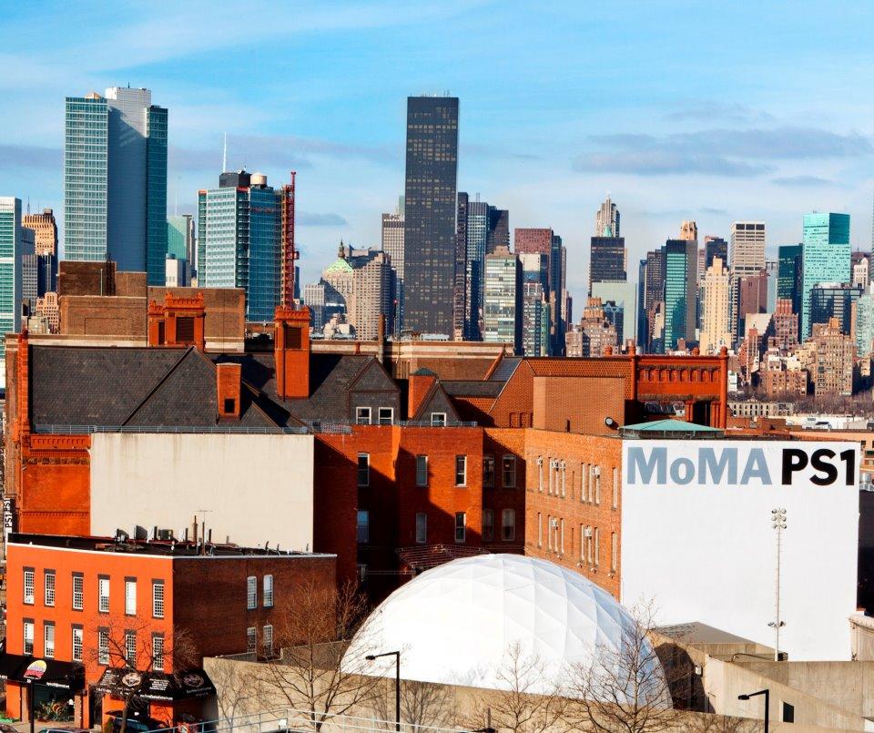 Explore contemporary art, admire innovative exhibitions in a dynamic setting.